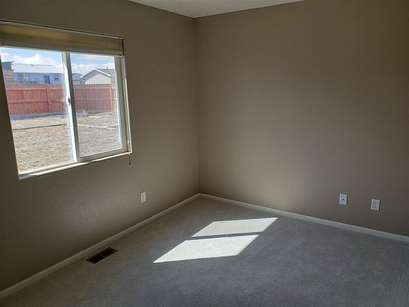 5th image of 1105 W Saratoga Ave