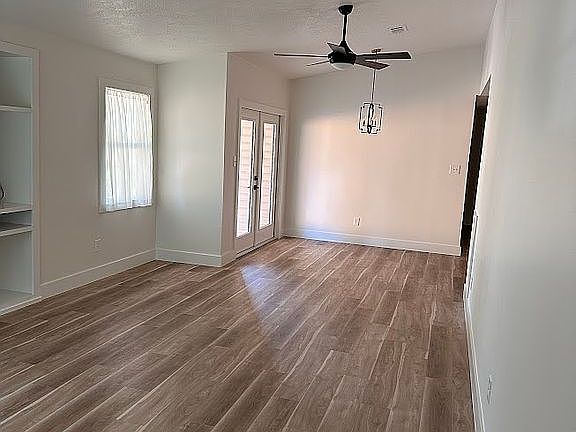 5th image of 4268 Holly Hill Ct