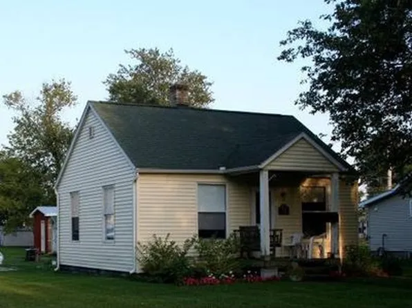 451 S Elm St, Nappanee, IN 46550