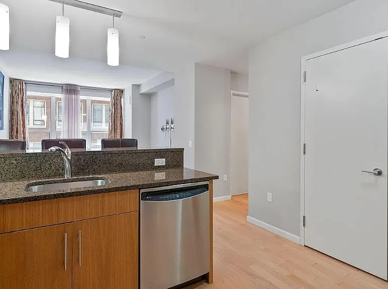 1425 Locust St #3E — Photo 13