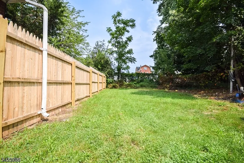 2 bed, $2,400 — Photo 3
