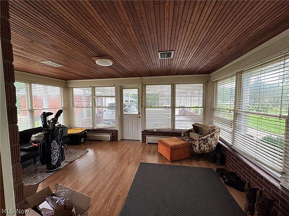3rd image of 1015 Brackenridge Rd