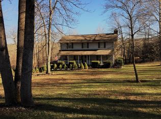 107 Foust Cemetery Ln, Rocky Top, TN 37769