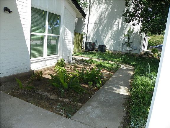 4th image of 1306 Colony Creek Dr #A