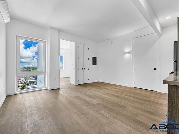 5th image of 172-02 Hillside Ave #7B