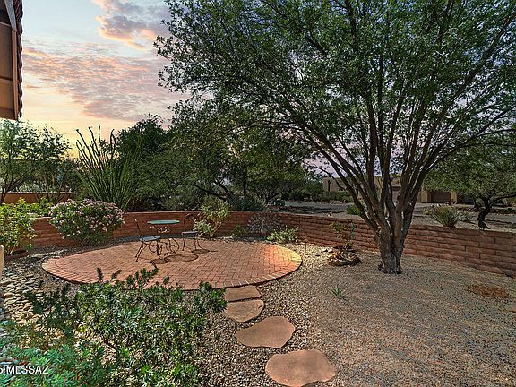 4th image of 1017 E Josephine Saddle Pl