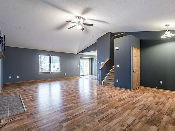 4th image of 8590 Fernbrook Dr