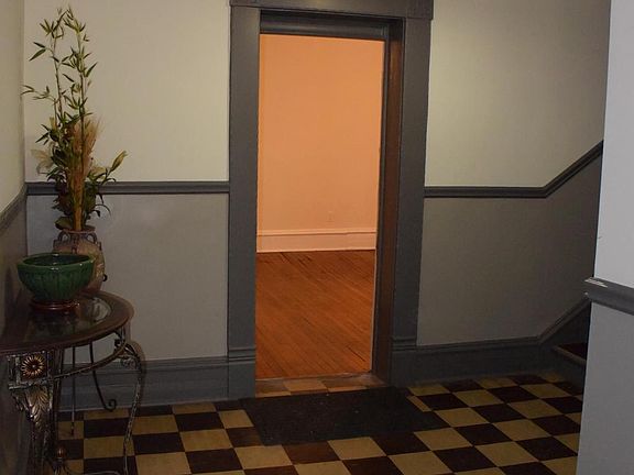 2nd image of 813 Prince St #2