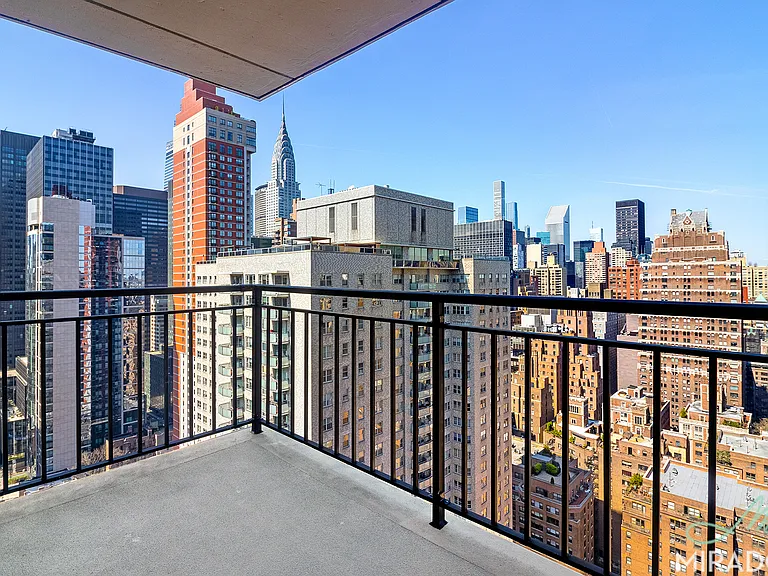 330 E 39th St #32D — Photo 3
