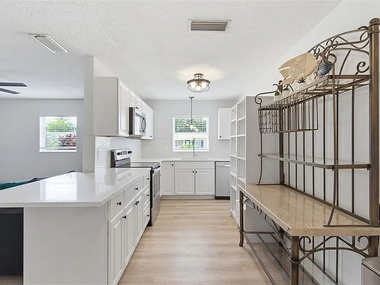 2227 Montclair Dr #1 — Photo 7