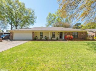 712 Foxwood Dr, Jacksonville, AR 72076