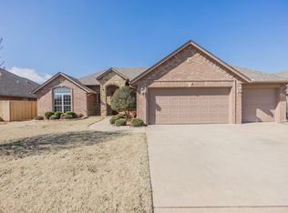 2117 Hackberry Creek Ave, Yukon, OK 73099