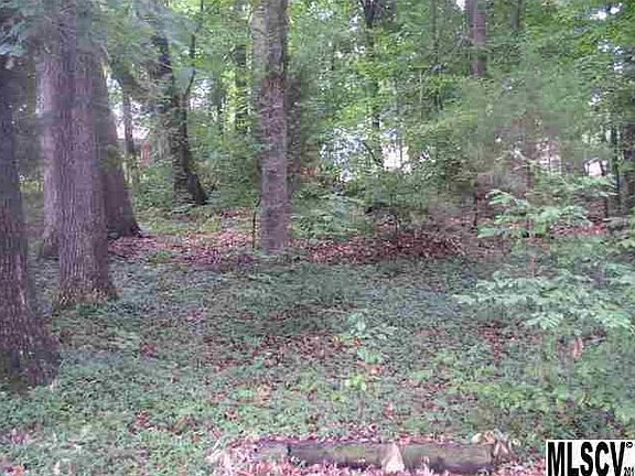 2nd image of 813 W 6th Street Cir