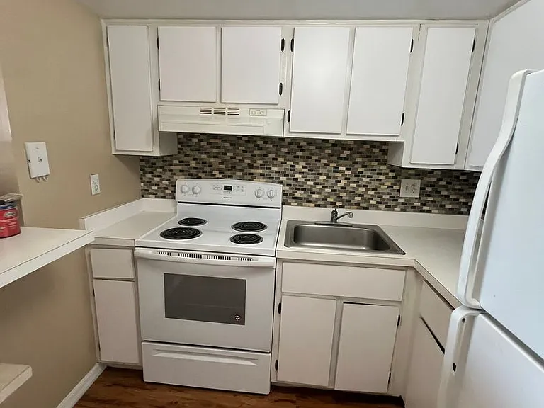 618 Orange Dr #212 — Photo 9
