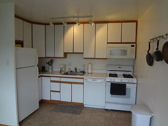 2nd image of 1210 N Taft St APT 808