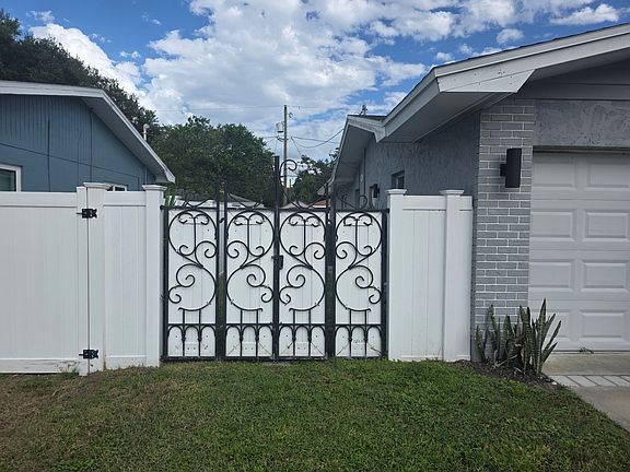 4th image of 725 Patricia Ave
