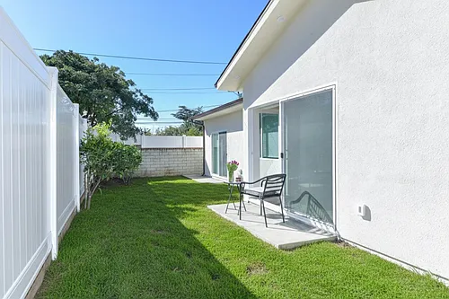 1317A Irving Ave Photo 1