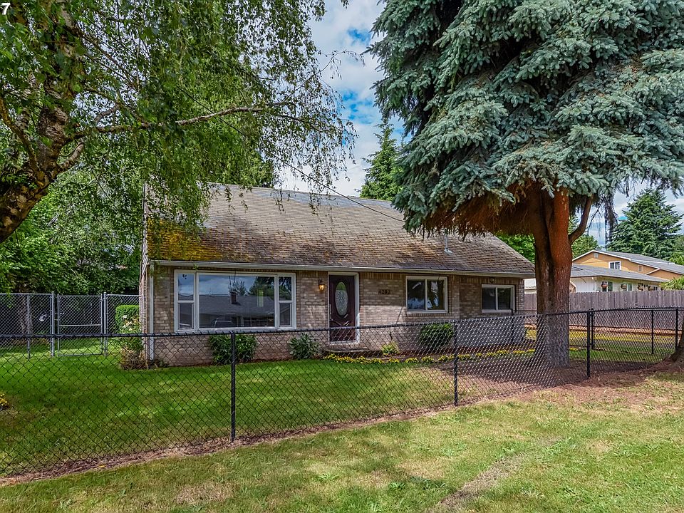 1st image of 4202 NE 50th St