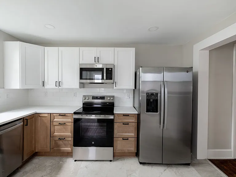 3554 N College Ave — Photo 5