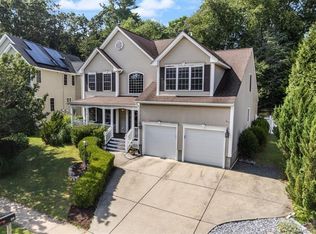 114 Ledgeland Dr, Groton, CT 06355