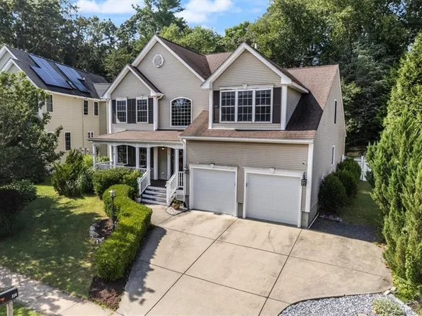 114 Ledgeland Drive, Groton, CT 06355