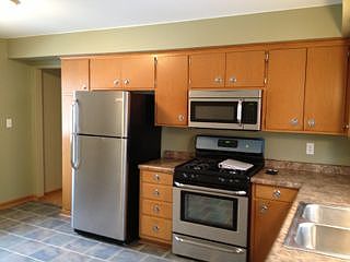 2nd image of 545 View St