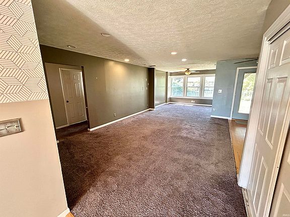 4th image of 2405 Glick St