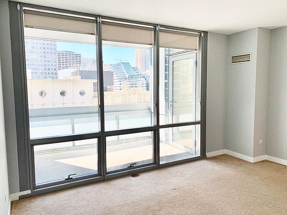 5th image of 8 E Randolph St Unit 1607