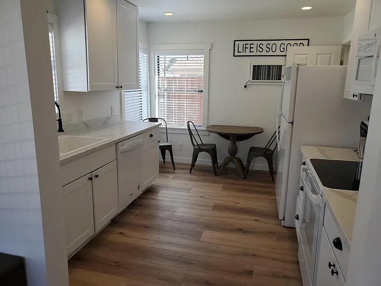 336 E Pine St #A — Photo 3