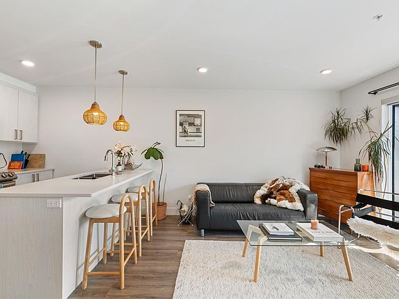 3rd image of 135 Haliburton St #102
