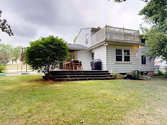 2nd image of 2046 Acton Rd NW