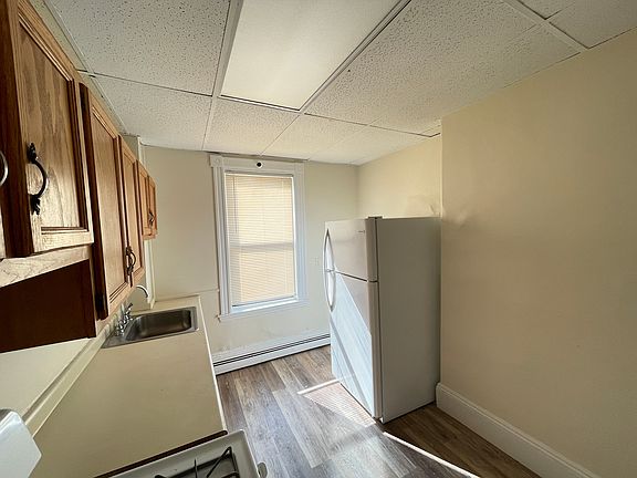 3rd image of 11A Linden St #1A