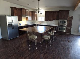 49239 N 7th Ave, New River, AZ 85087