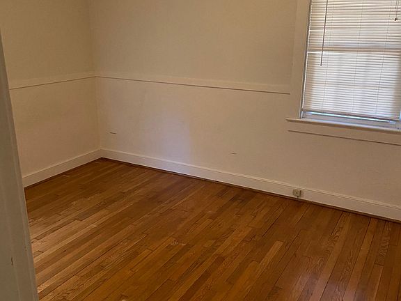 4th image of 9 S Stewart St