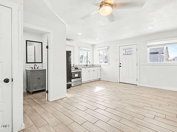 4th image of 3109 Douglas Ave #D