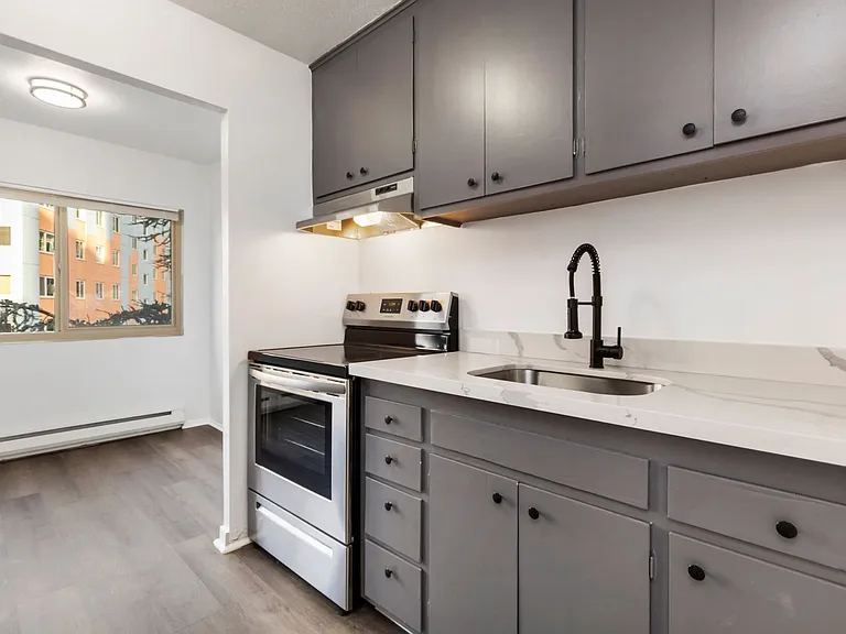 The Willis Apartments — Photo 15