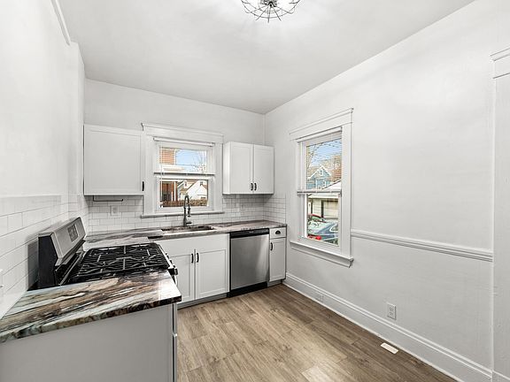 2nd image of 1640 Lincoln Ave
