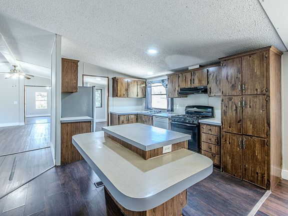 4th image of 1808 Falcon Oaks Dr