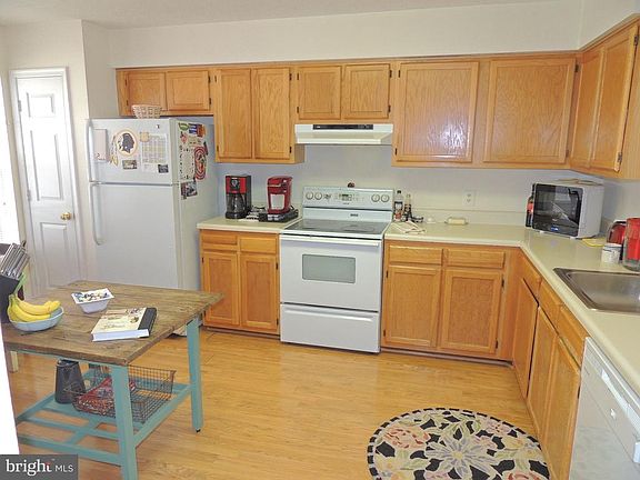5th image of 605 Bridlewood Dr