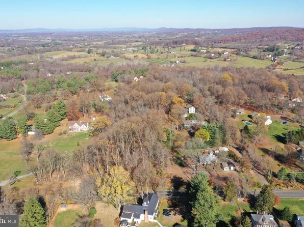 Charles Town Pike, Paeonian Springs, VA 20129