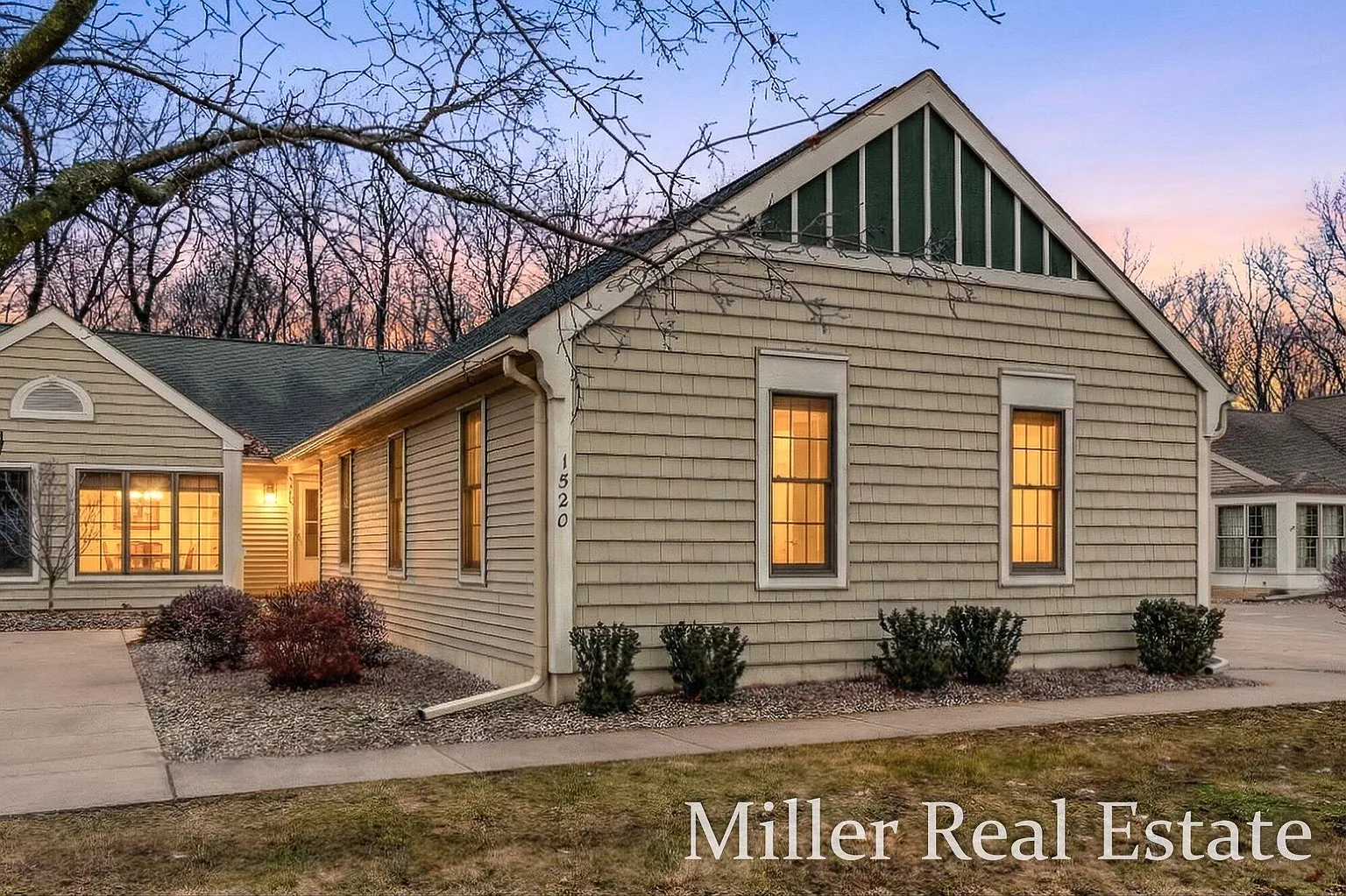 1520 Liberty Ln photo 1