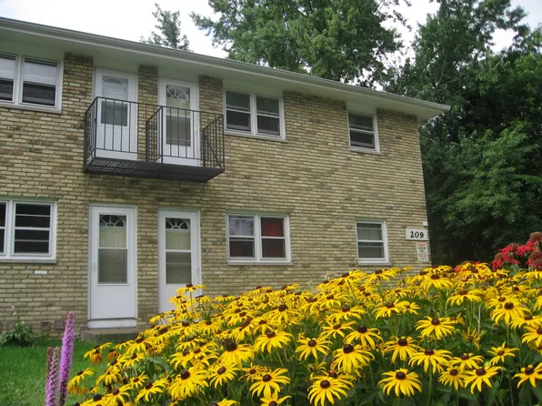 209 Sunny Meade Ln #3, Madison, WI 53713