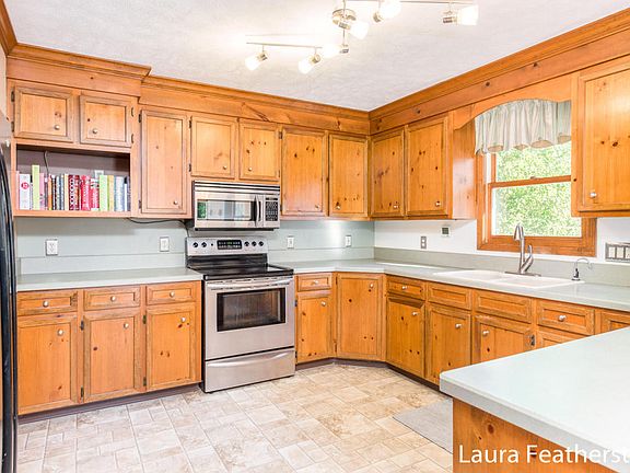 3rd image of 3007 Gold Dust St NE