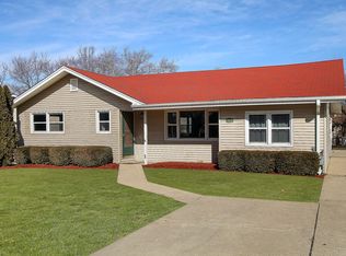 1804 Sprucewood Ln, Lindenhurst, IL 60046