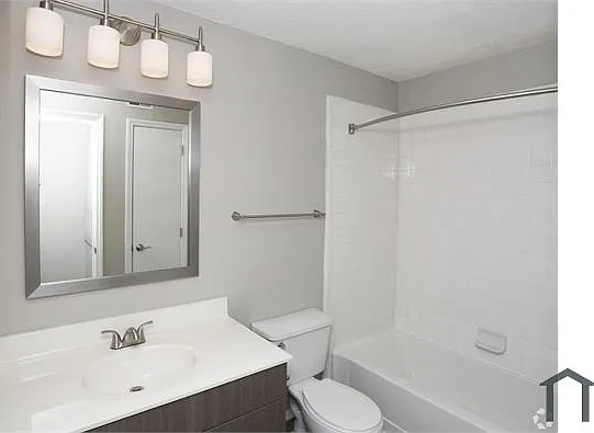 9201 Glenwater Dr — Photo 5