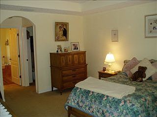 4th image of 14 Rollins Dr