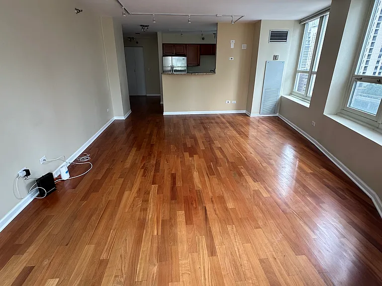 345 N La Salle Dr #2006 — Photo 40