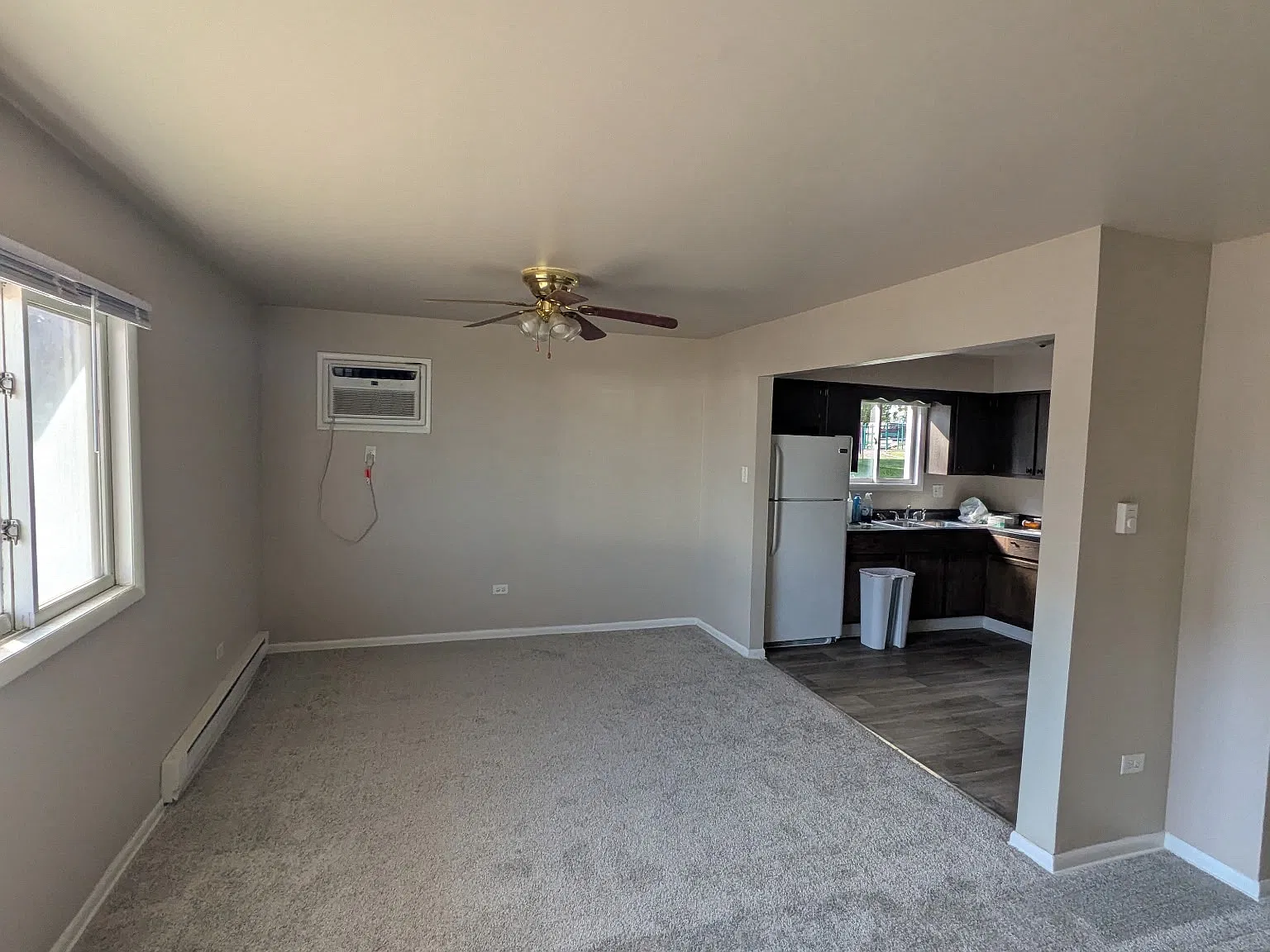2 bed, 950 sqft, $1,300 — Photo 3