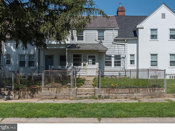 2nd image of 3215 E Court Ave