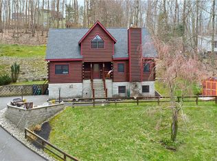 10 Old Bridge Rd W, New Fairfield, CT 06812